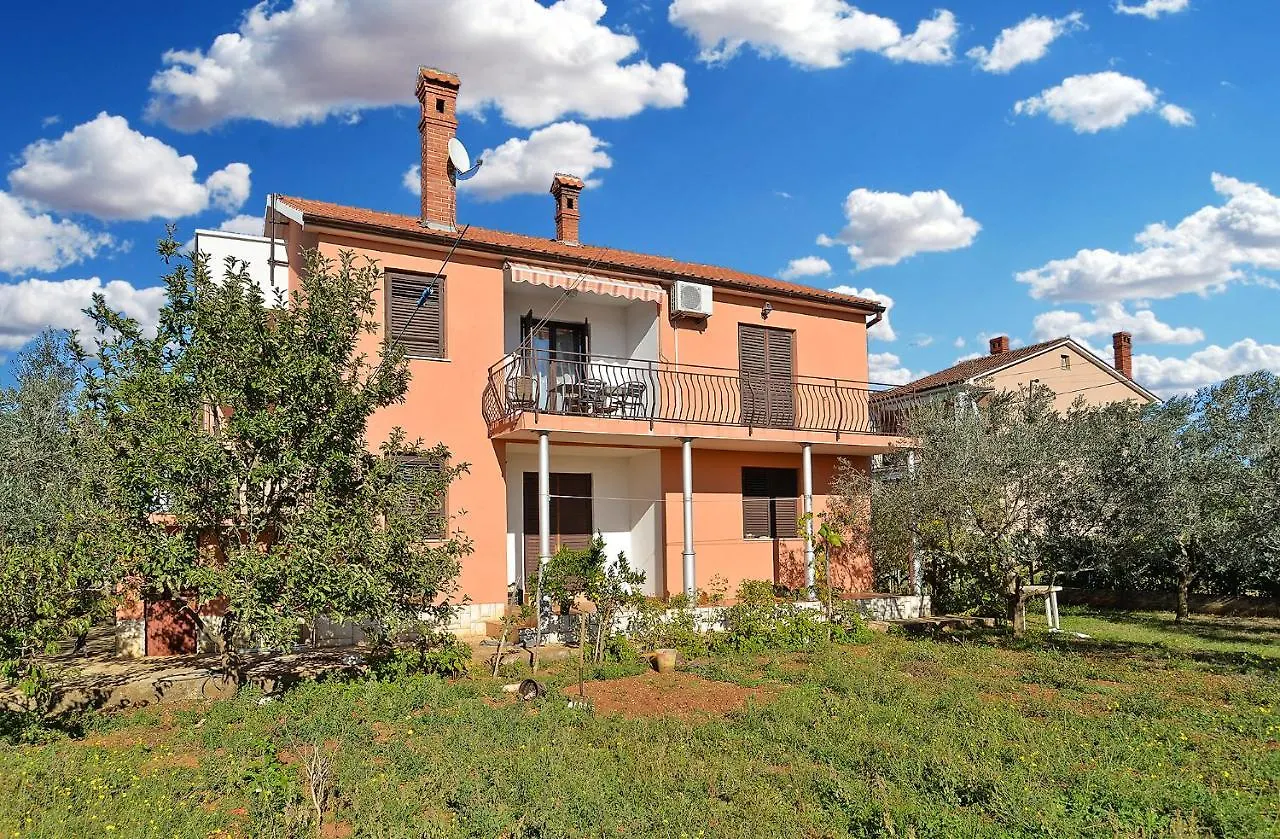 Apartments Boris 1079 Galizana